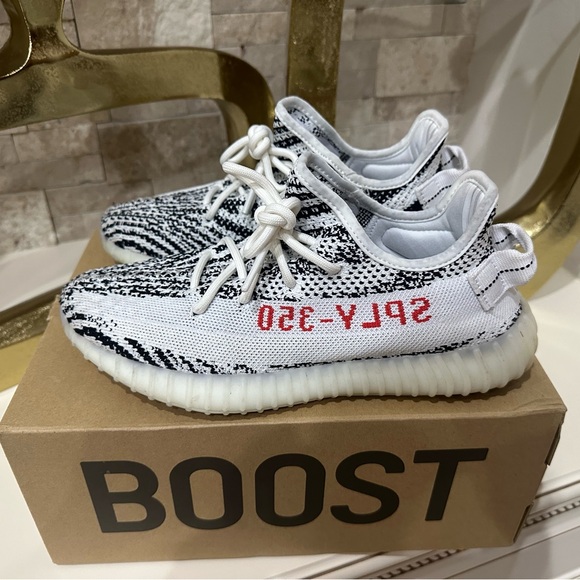 adidas gazelle silver green womens Yeezy Boost 350 V2 'Zebra'  SNEAKERMODE